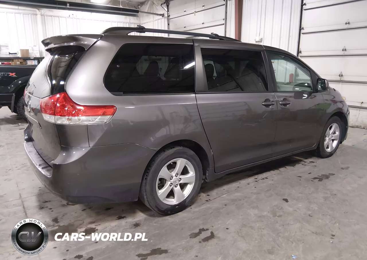 2013 Toyota Sienna Le V6 8 Passenger VIN:5TDKK3DC4DS351294 - 4