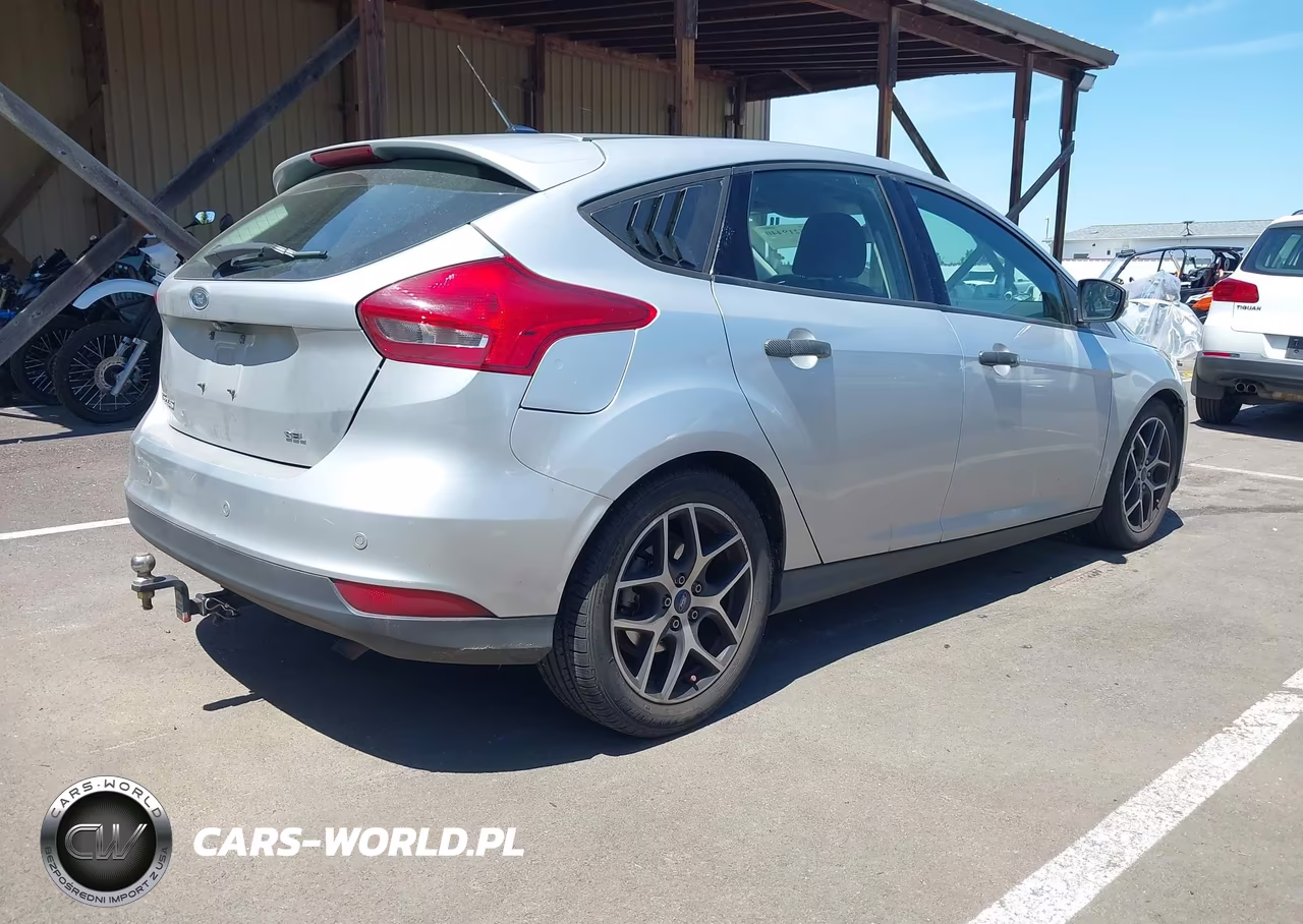 2017 Ford Focus Sel VIN:1FADP3M25HL344305 - 4