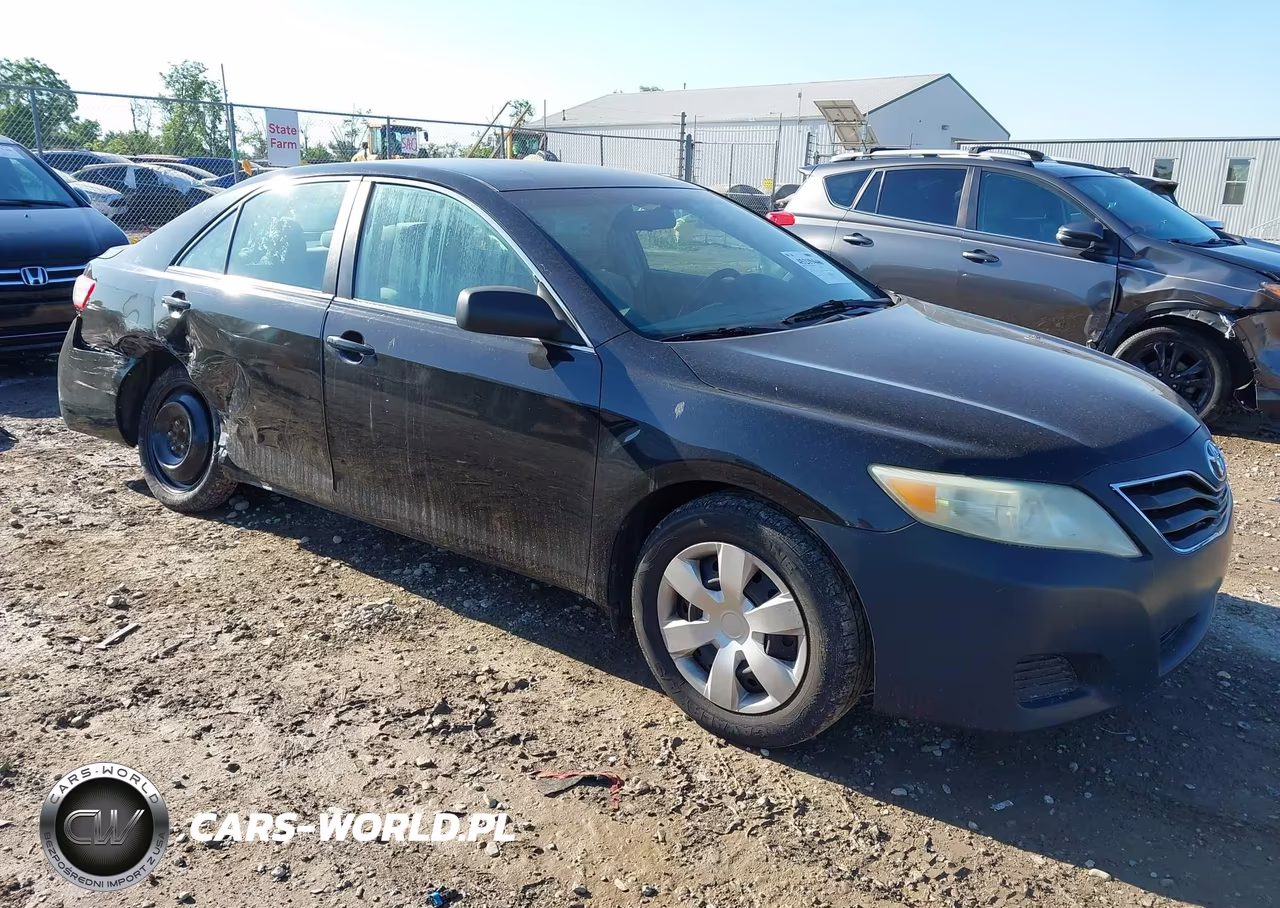 2011 Toyota Camry Le – zdjęcie 1 z 17