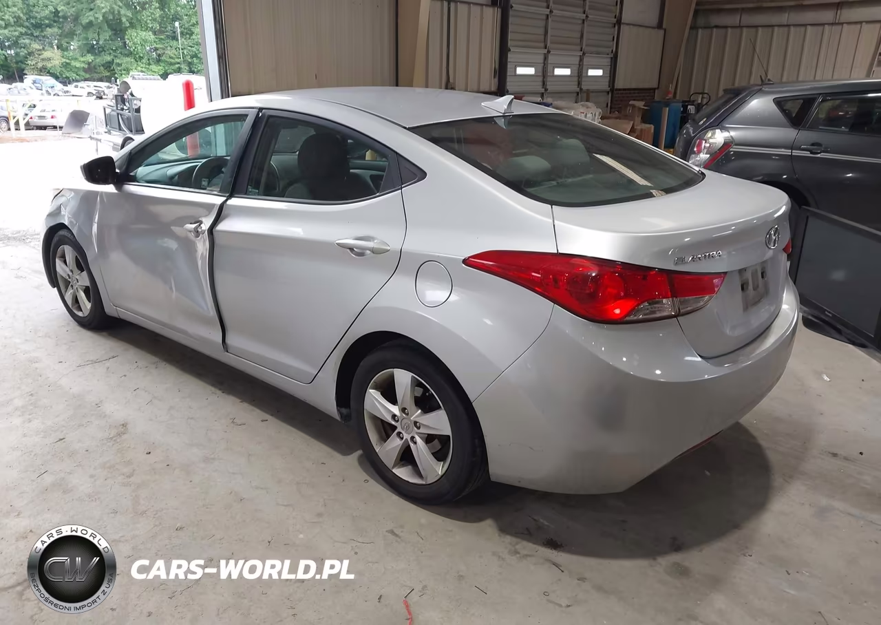 2013 Hyundai Elantra Gls VIN:5NPDH4AE2DH373853 - 3