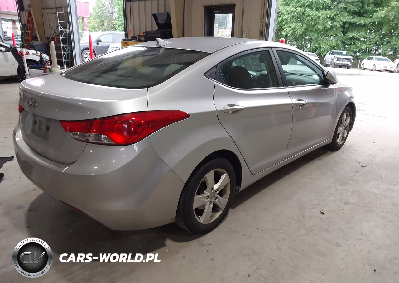 2013 Hyundai Elantra Gls VIN:5NPDH4AE2DH373853 - 4