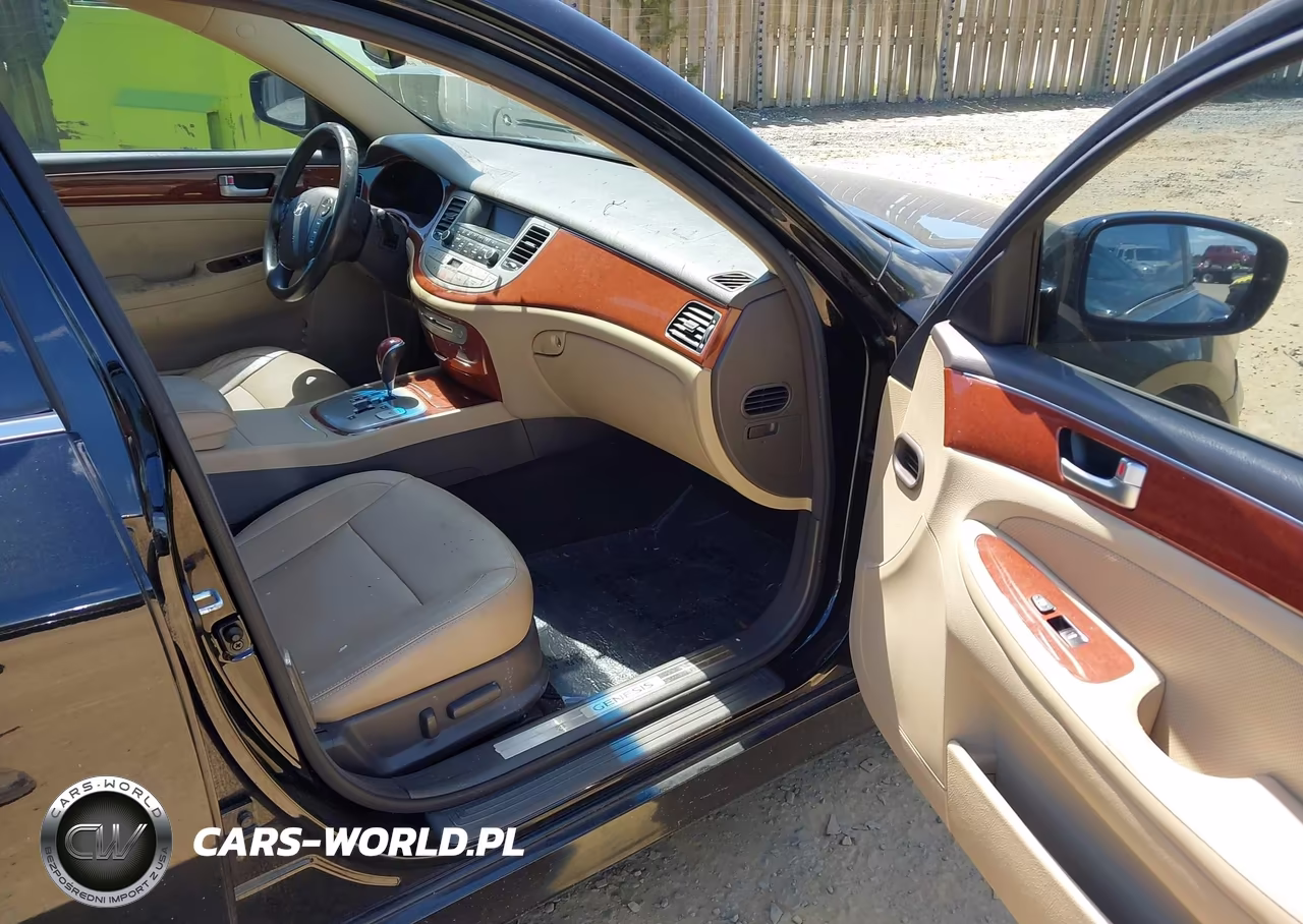 2013 Hyundai Genesis 3.8 VIN:KMHGC4DD1DU233521 - 5