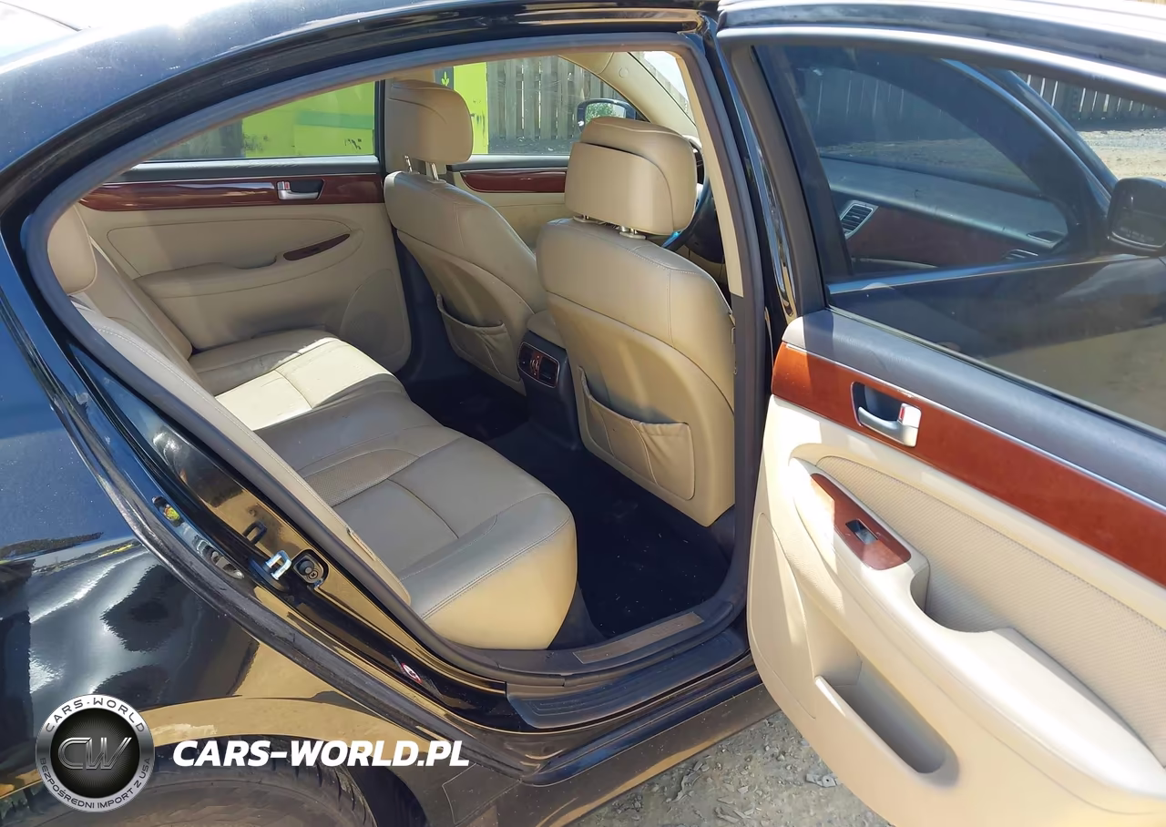 2013 Hyundai Genesis 3.8 VIN:KMHGC4DD1DU233521 - 8