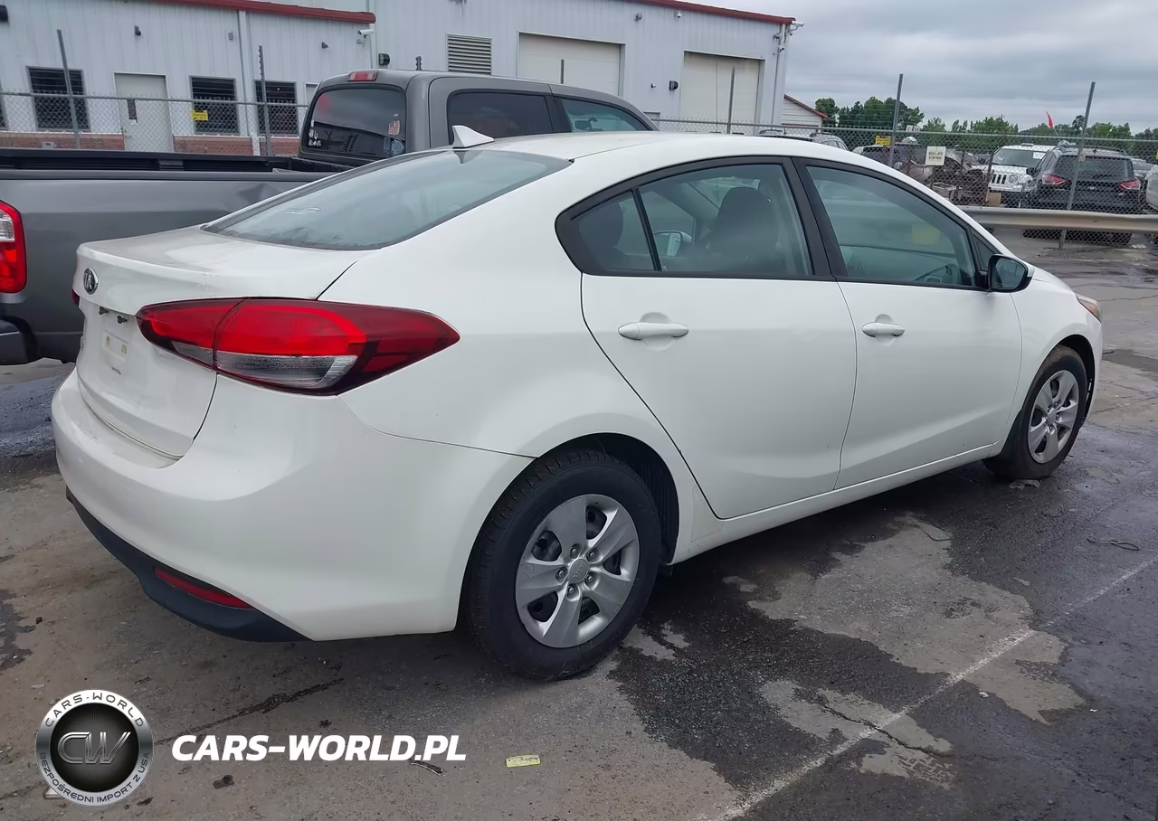2017 Kia Forte Lx VIN:3KPFK4A73HE101379 - 4