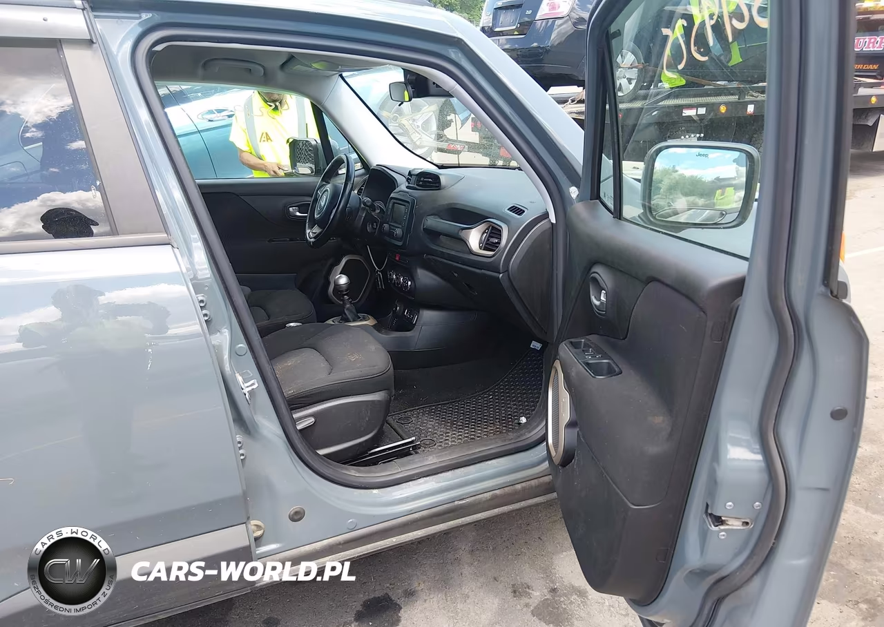 2017 Jeep Renegade Latitude 4X4 VIN:ZACCJBBH7HPF93421 - 5