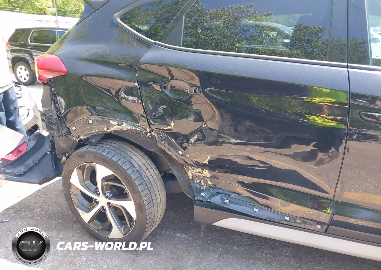 2018 Hyundai Tucson Sport VIN:KM8J3CAL7JU756615 - 6