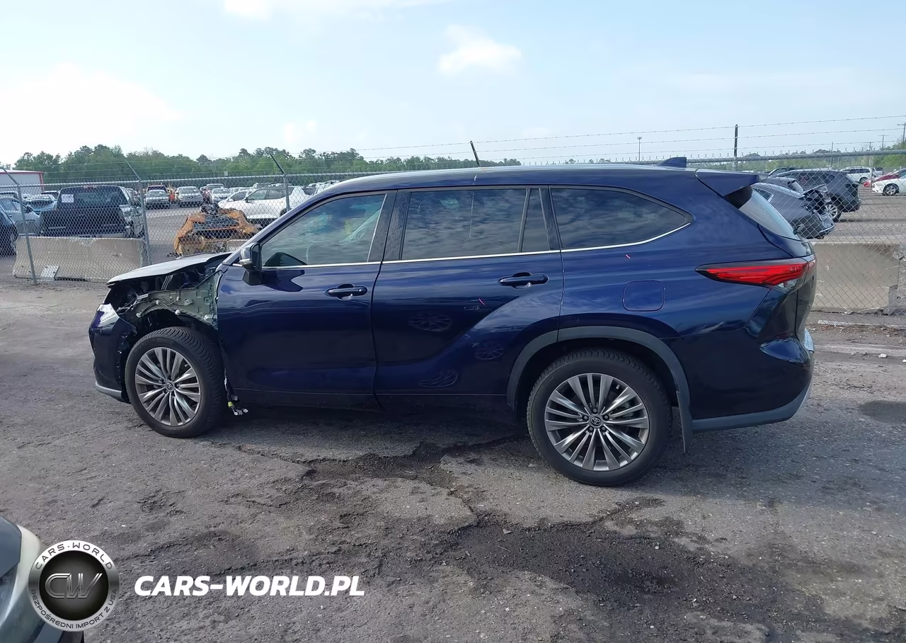 2021 Toyota Highlander Platinum VIN:5TDFZRBH2MS118609 - 15