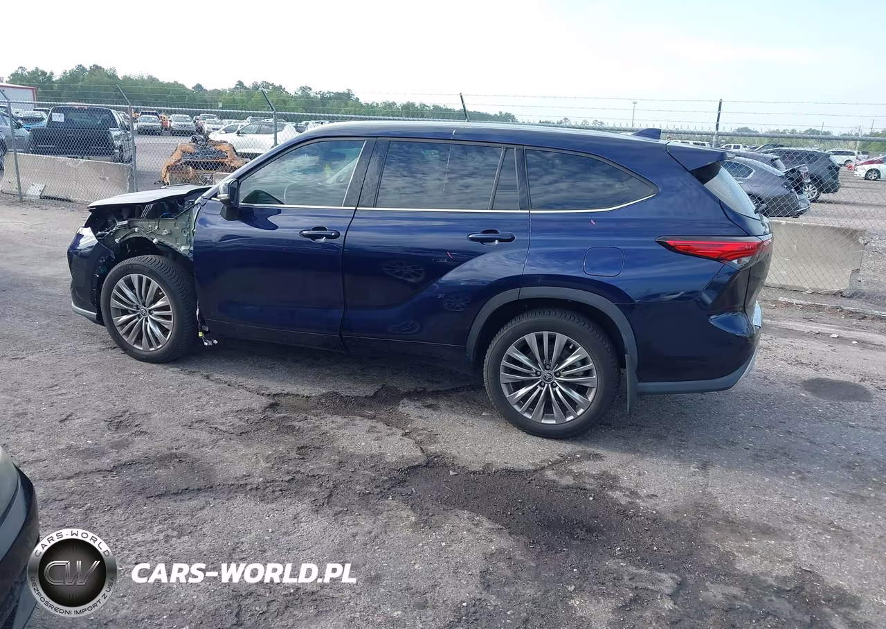 2021 Toyota Highlander Platinum VIN:5TDFZRBH2MS118609 - 3