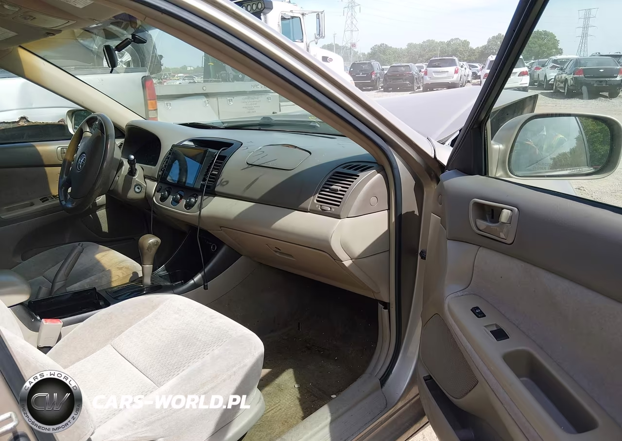 2003 Toyota Camry Le VIN:4T1BE32K23U774947 - 5