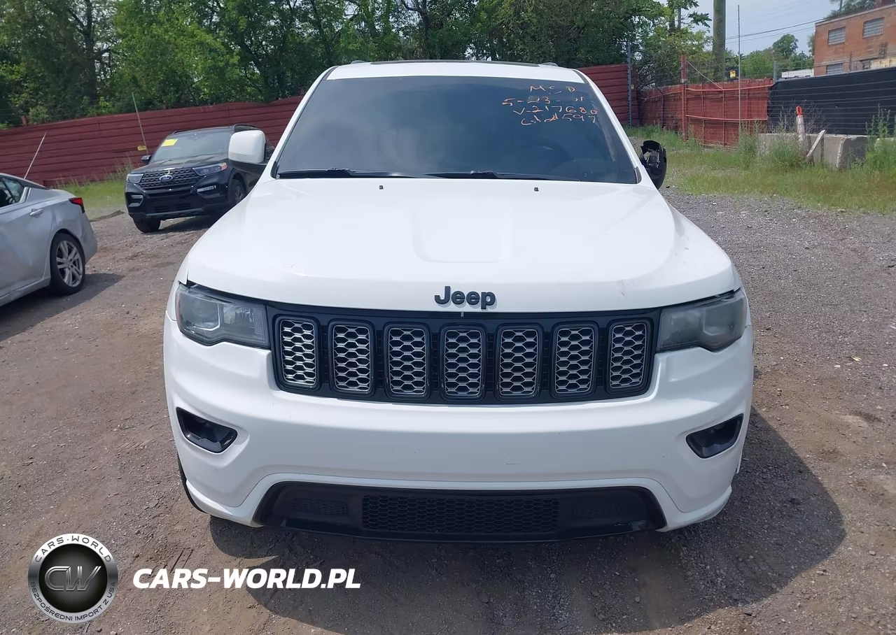 2018 Jeep Grand Cherokee Altitude 4X4 VIN:1C4RJFAG9JC217680 - 12