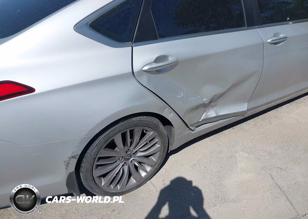 2015 Hyundai Genesis 5.0 VIN:KMHGN4JF1FU053040 - 16