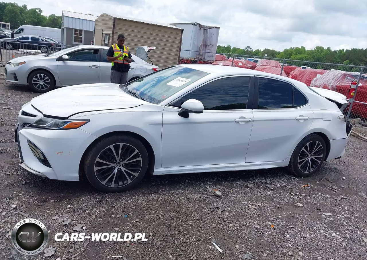 2018 Toyota Camry Se VIN:4T1B11HK2JU093174 - 14