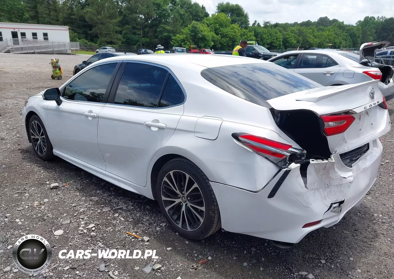 2018 Toyota Camry Se VIN:4T1B11HK2JU093174 - 3