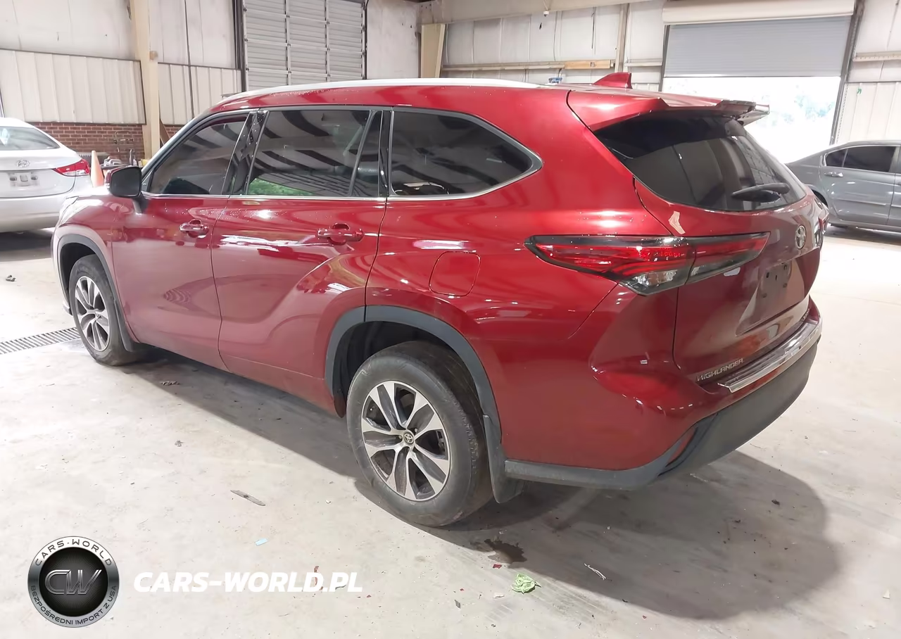 2022 Toyota Highlander Xle VIN:5TDHZRBH8NS221012 - 3