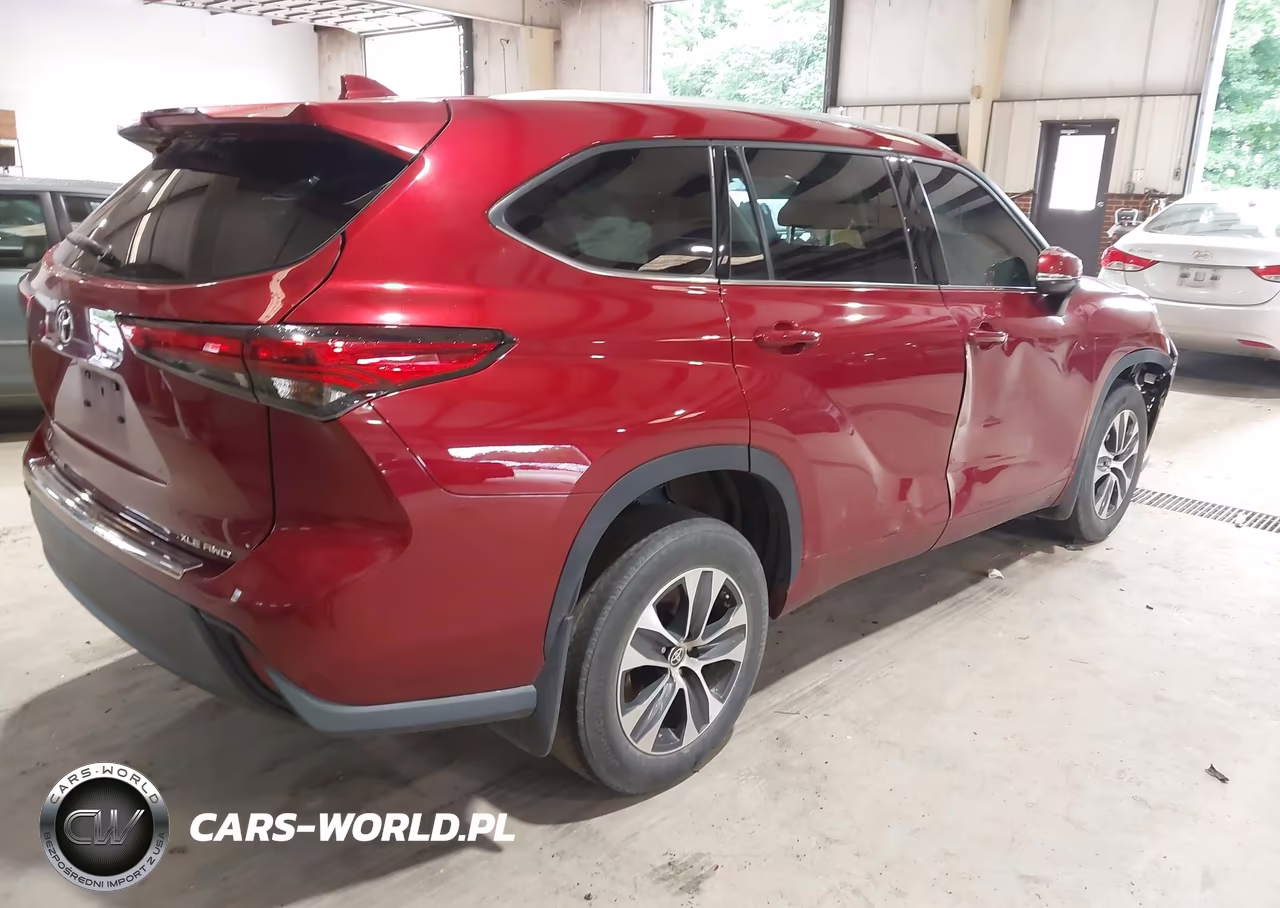 2022 Toyota Highlander Xle VIN:5TDHZRBH8NS221012 - 4