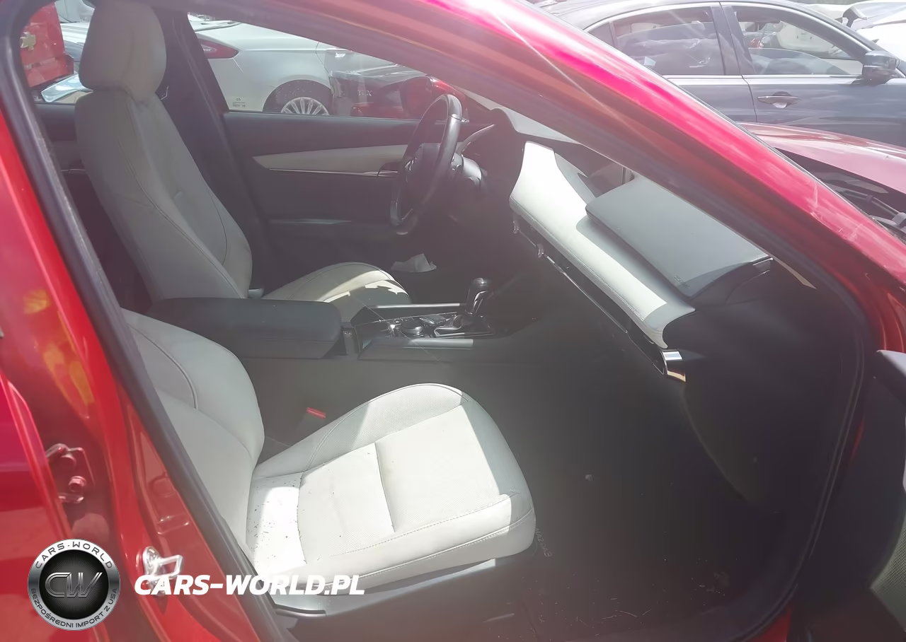 2020 Mazda Mazda3 Premium Package VIN:3MZBPAEM6LM116386 - 5