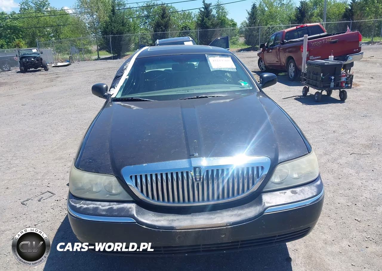 2004 Lincoln Town Car Ultimate VIN:1LNHM83W74Y601821 - 12