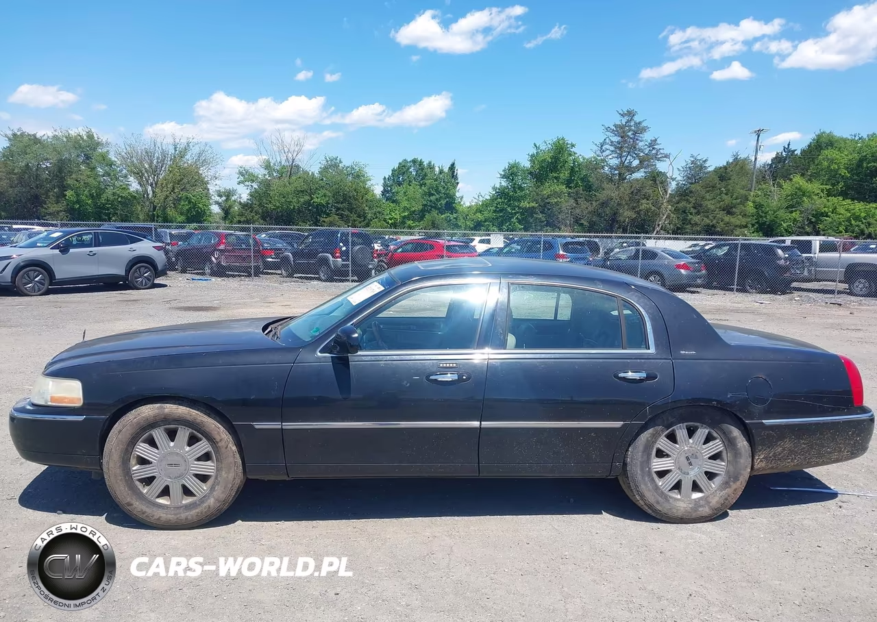 2004 Lincoln Town Car Ultimate VIN:1LNHM83W74Y601821 - 14