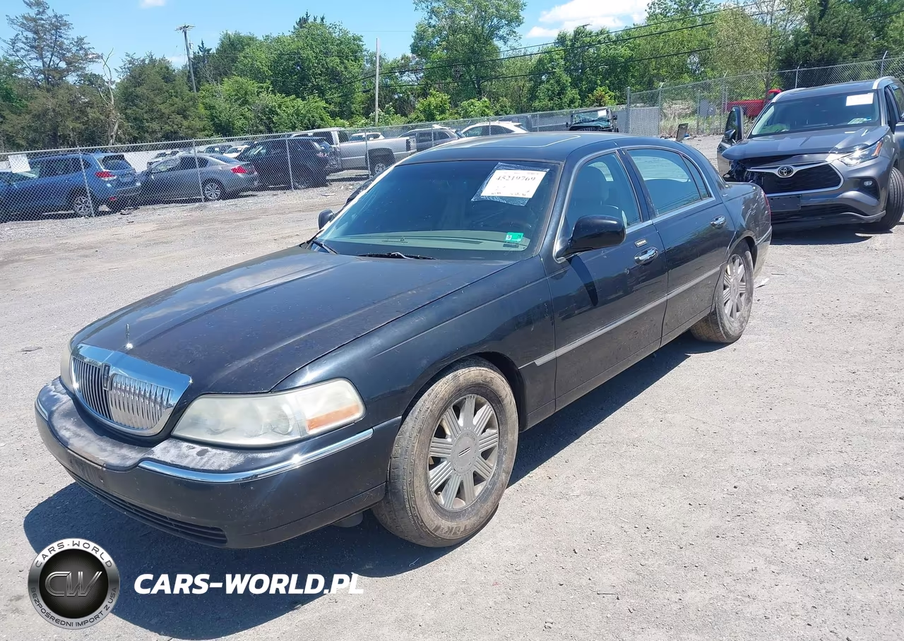 2004 Lincoln Town Car Ultimate VIN:1LNHM83W74Y601821 - 2