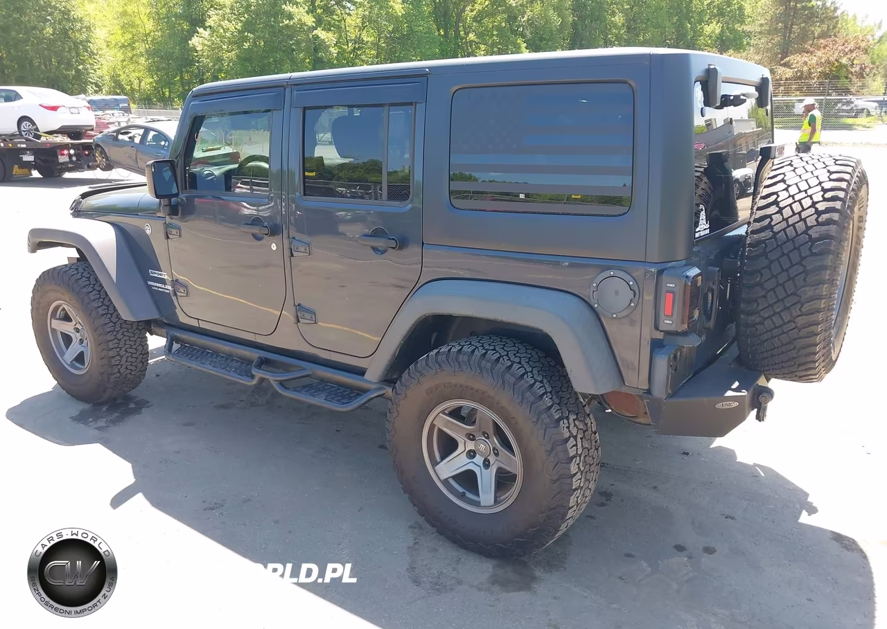 2017 Jeep Wrangler Unlimited Sport 4X4 VIN:1C4BJWDG8HL578177 - 3