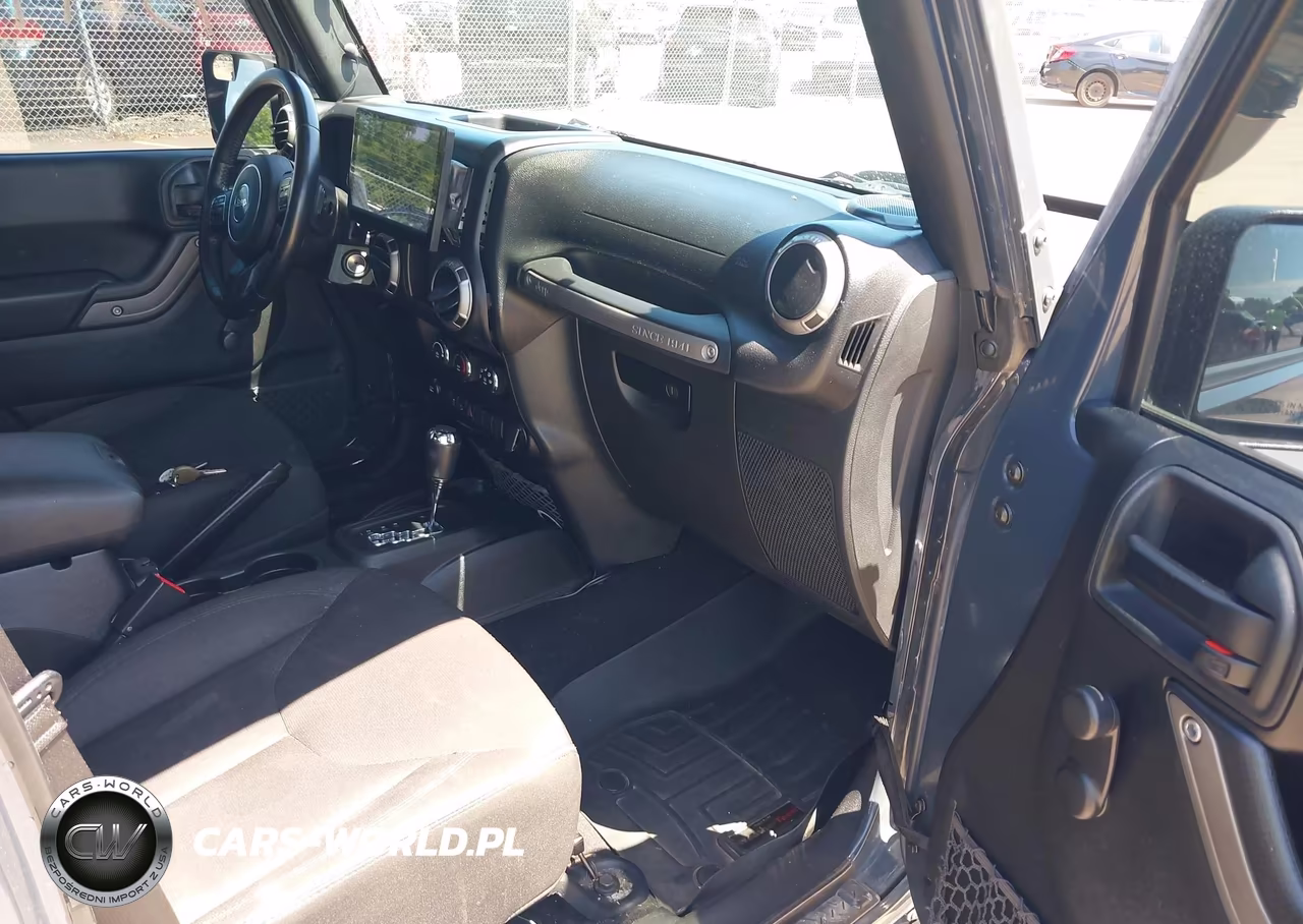 2017 Jeep Wrangler Unlimited Sport 4X4 VIN:1C4BJWDG8HL578177 - 5