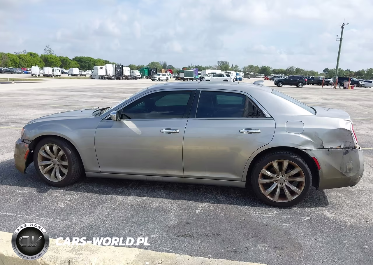 2017 Chrysler 300C VIN:2C3CCAEG6HH590863 - 14