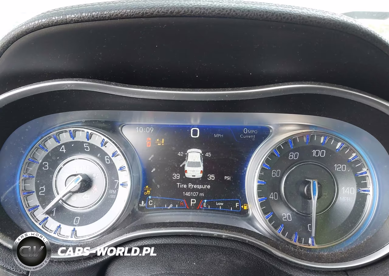 2017 Chrysler 300C VIN:2C3CCAEG6HH590863 - 7