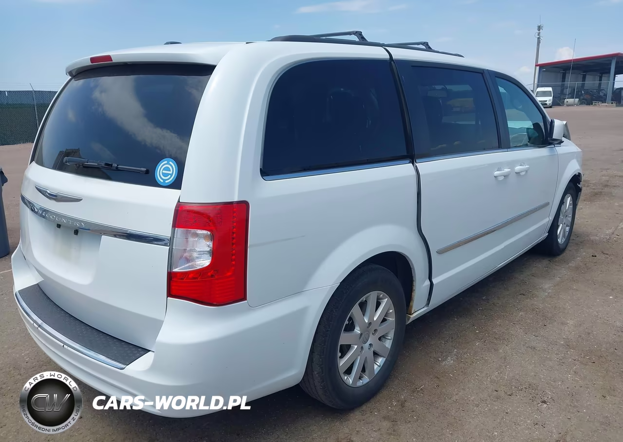 2015 Chrysler Town & Country Touring VIN:2C4RC1BG3FR638109 - 4