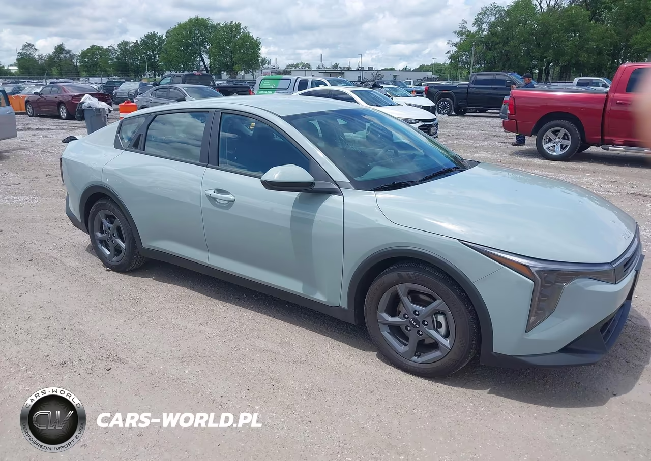 2025 Kia K4 Lxs – zdjęcie 1 z 18