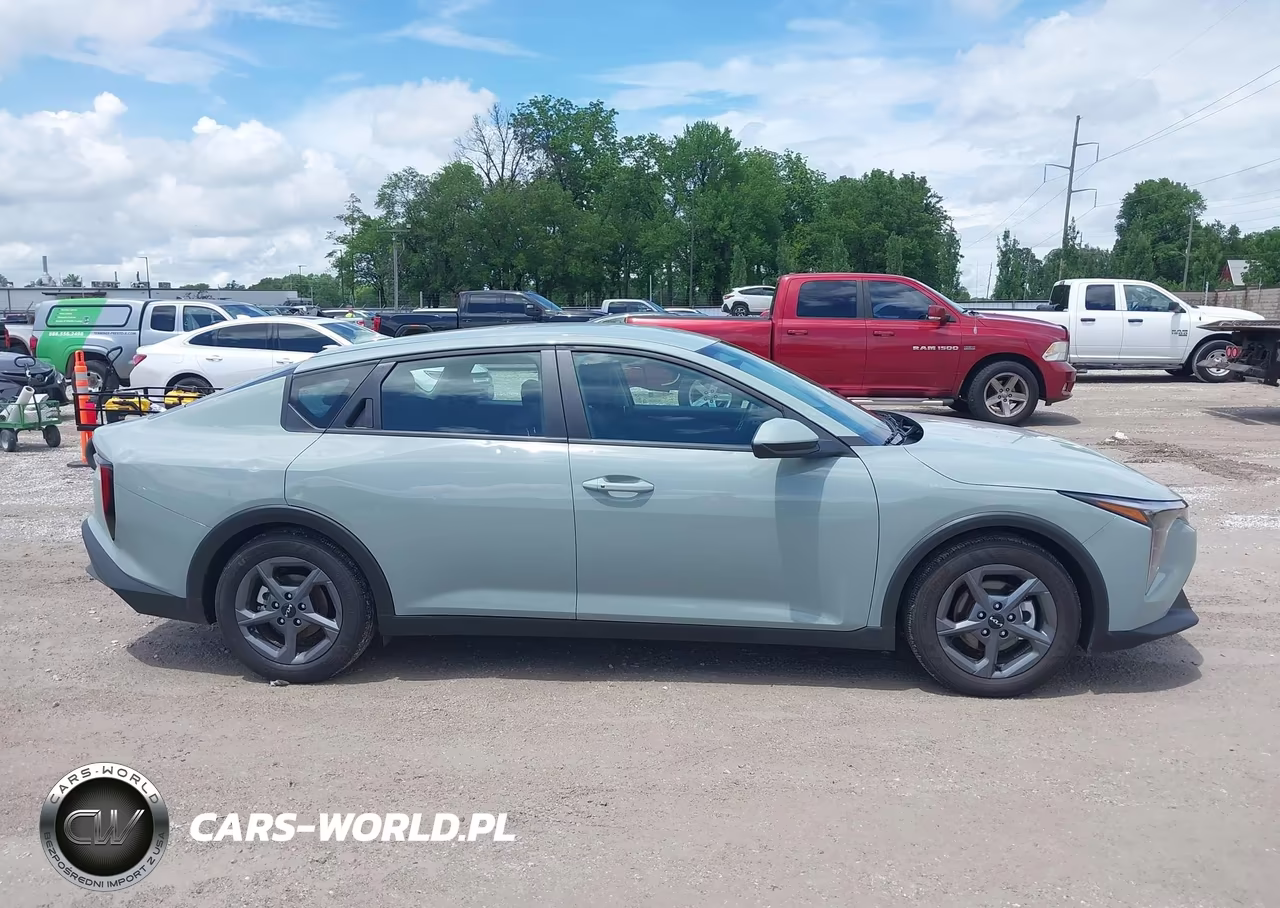 2025 Kia K4 Lxs VIN:3KPFT4DEXSE250399 - 13