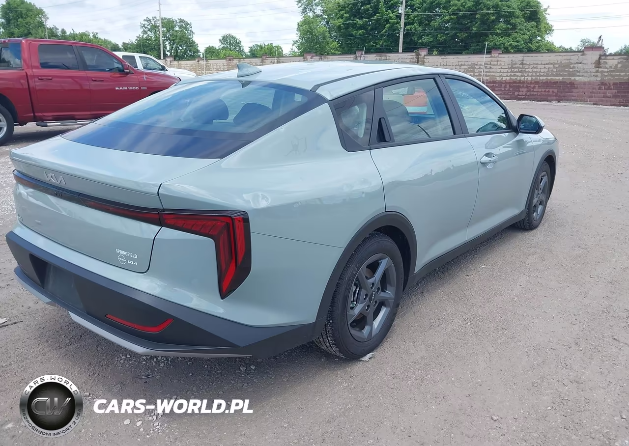 2025 Kia K4 Lxs VIN:3KPFT4DEXSE250399 - 4