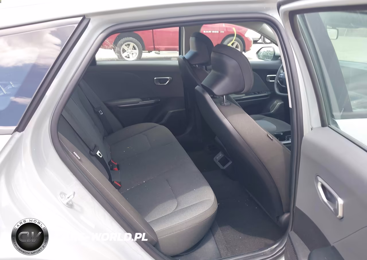 2025 Kia K4 Lxs VIN:3KPFT4DEXSE250399 - 8