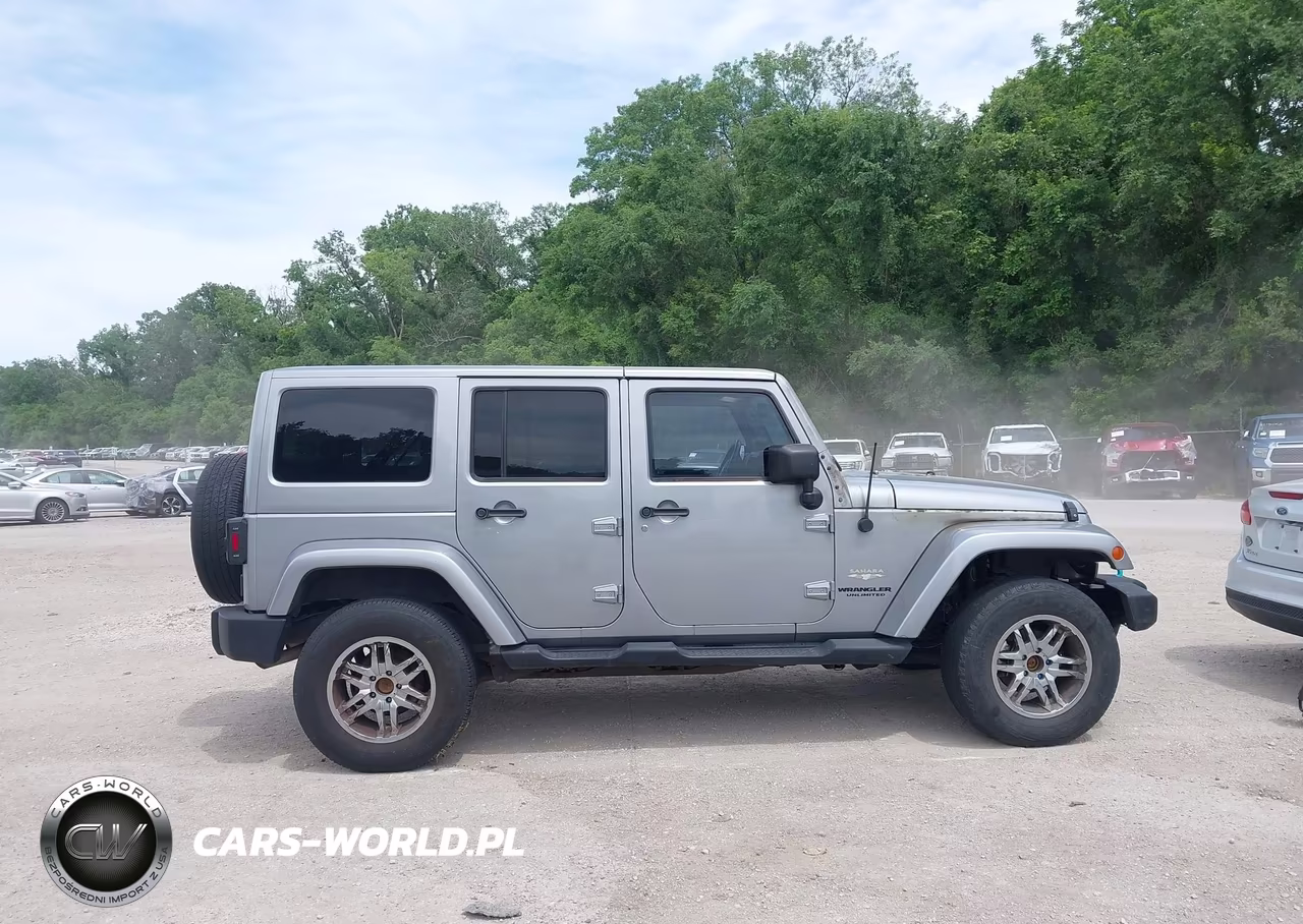 2013 Jeep Wrangler Unlimited Sahara VIN:1C4HJWEG5DL555037 - 12