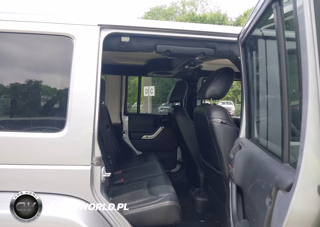 2013 Jeep Wrangler Unlimited Sahara VIN:1C4HJWEG5DL555037 - 8