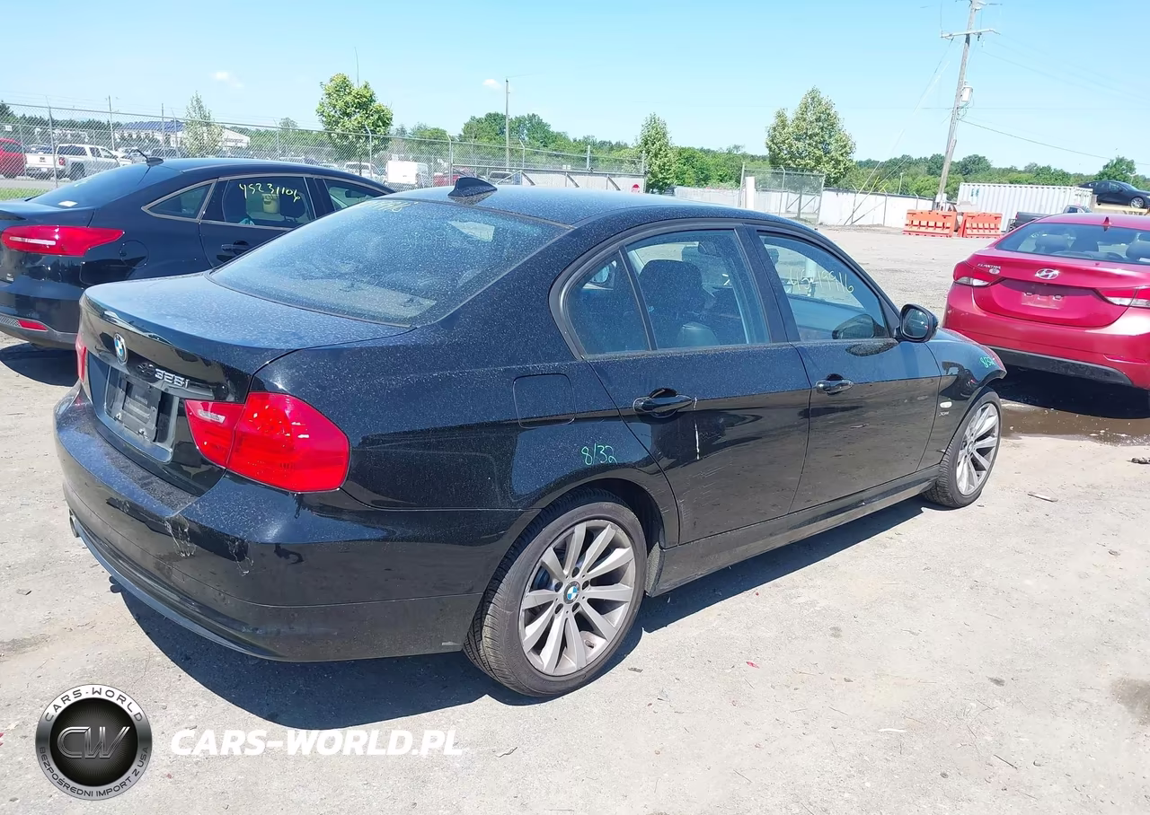 2011 BMW 328I xDrive VIN:WBAPK5G58BNN28704 - 4