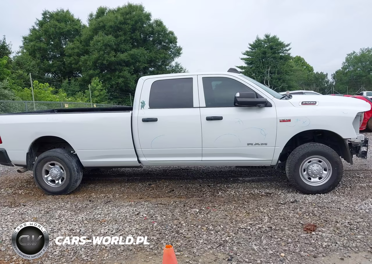2021 Ram 2500 Tradesman 4X4 8' Box VIN:3C6UR5HJ4MG558895 - 13