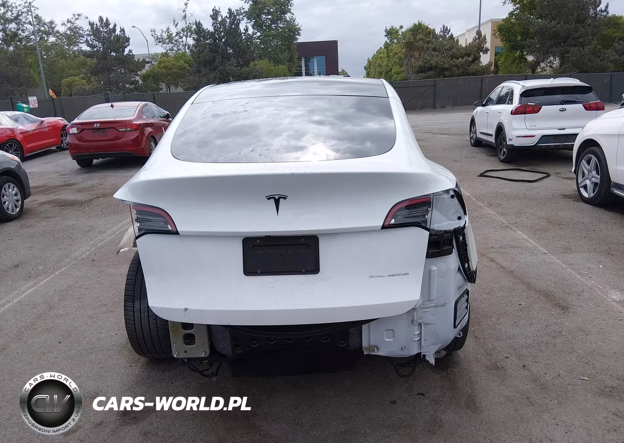 2020 Tesla Model Y Long Range Dual Motor All-Wheel Drive VIN:5YJYGDEE6LF055777 - 17