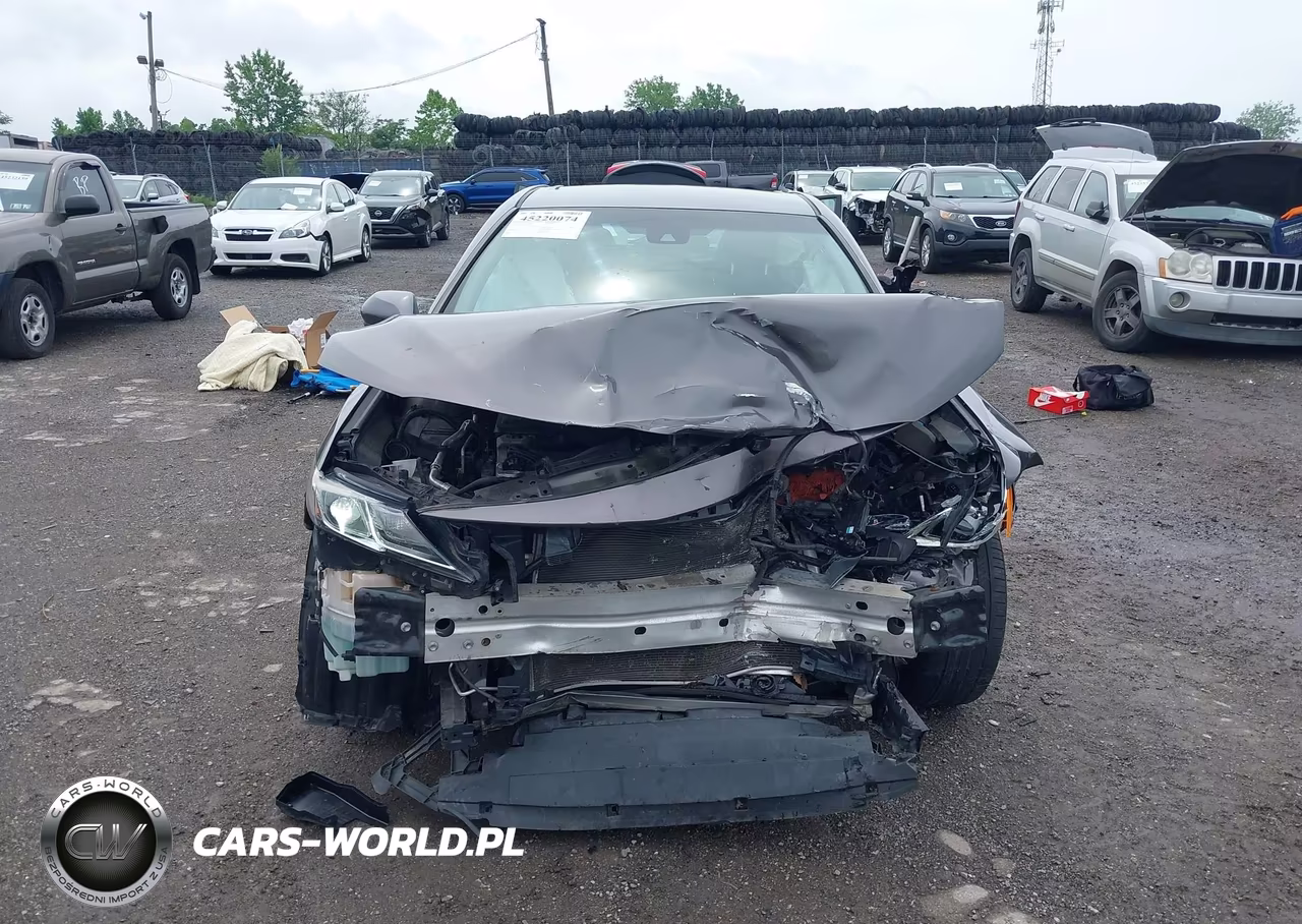 2018 Toyota Camry Le VIN:4T1B11HK3JU548615 - 12
