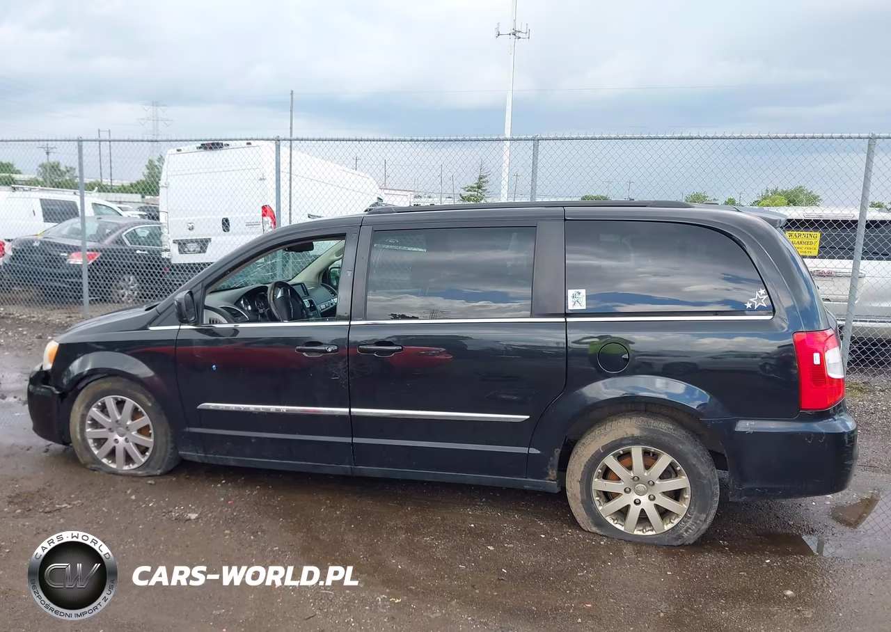 2013 Chrysler Town & Country Touring VIN:2C4RC1BG4DR689390 - 14