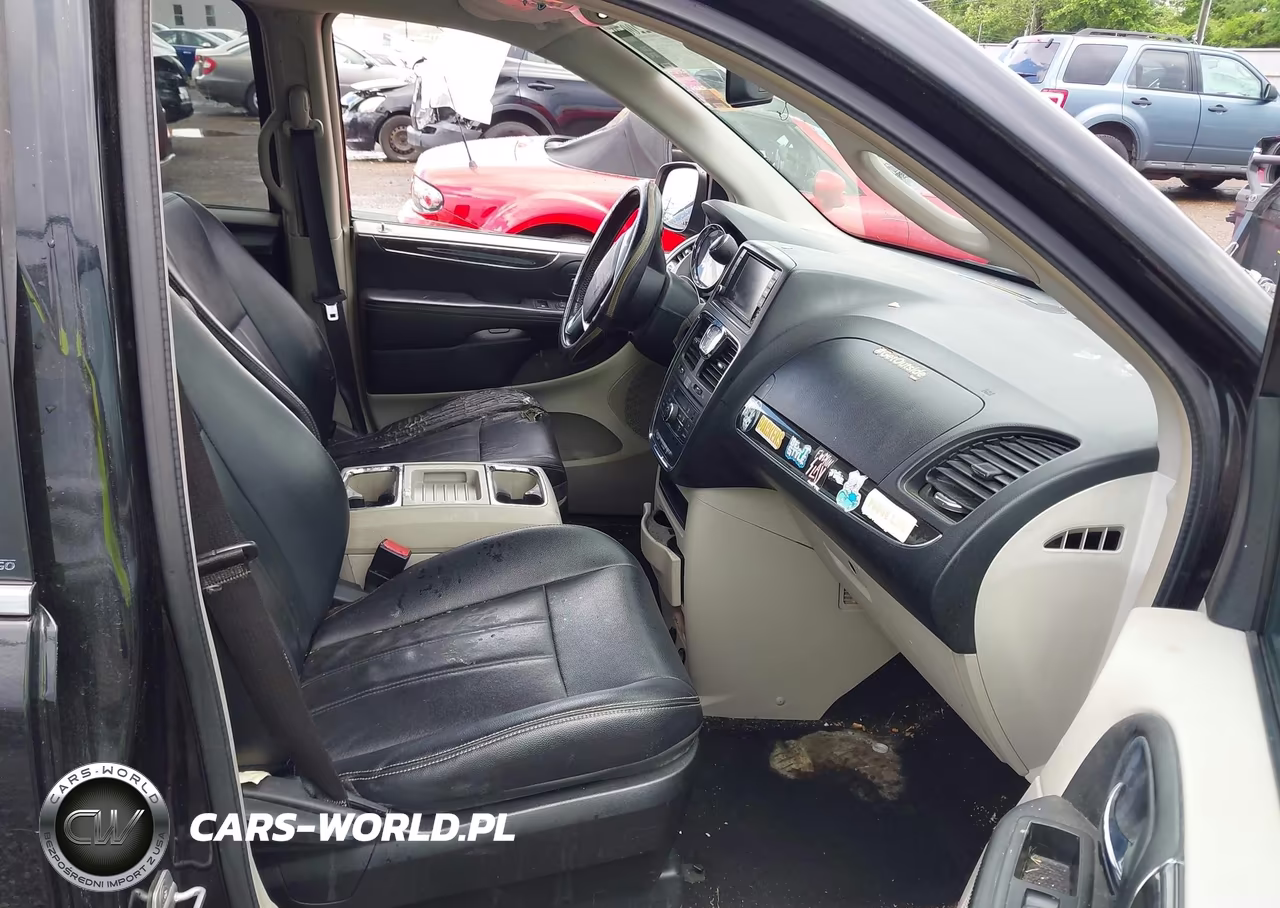 2013 Chrysler Town & Country Touring VIN:2C4RC1BG4DR689390 - 5