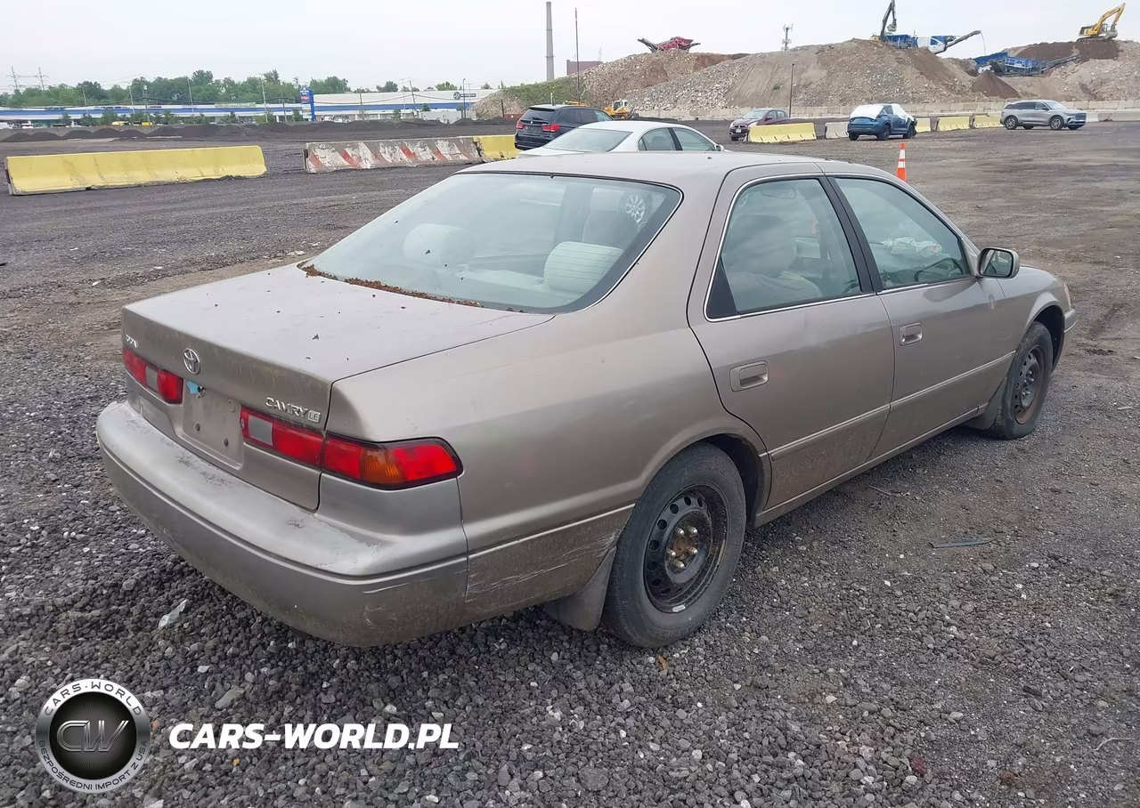 1999 Toyota Camry Le VIN:4T1BG22K6XU479750 - 4