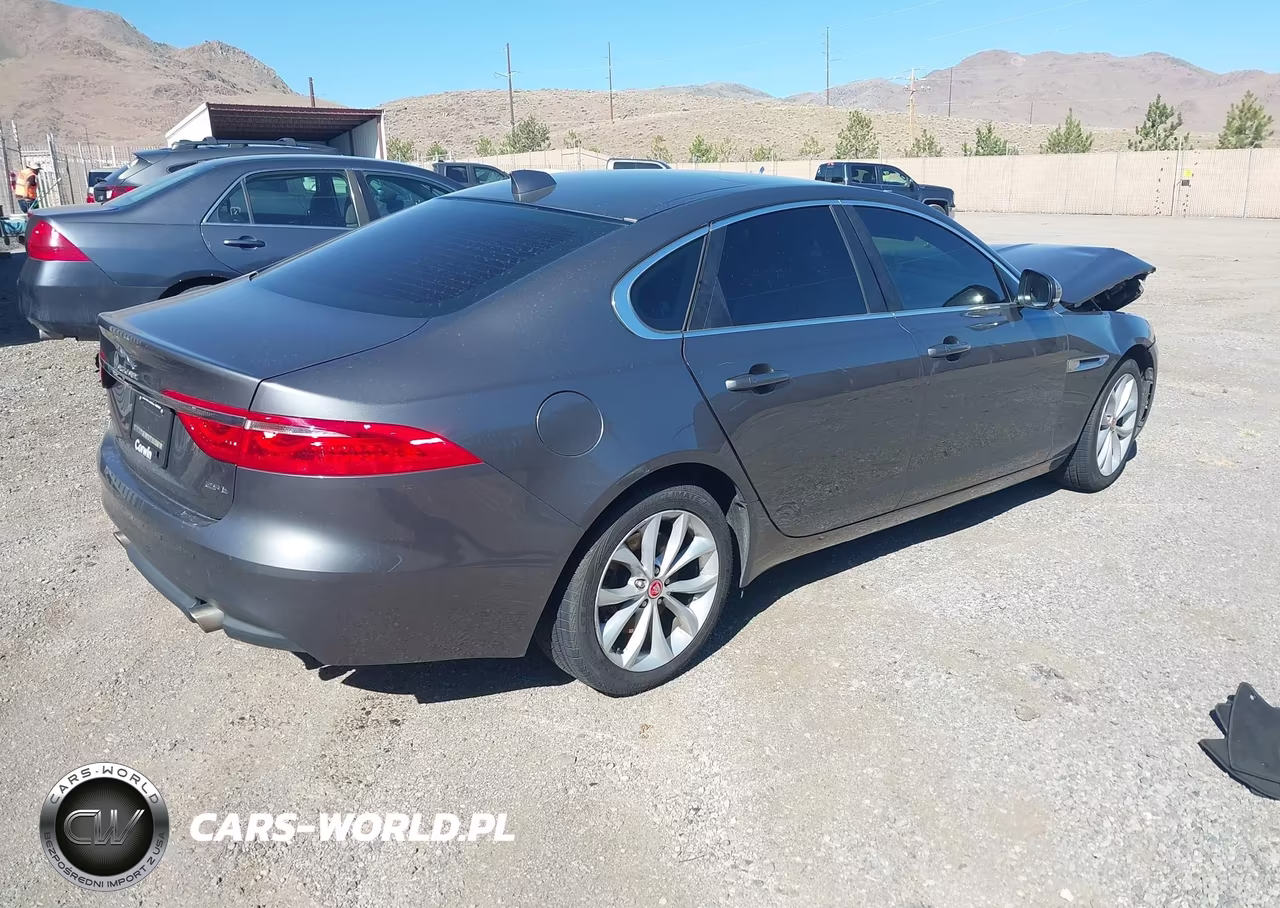 2018 Jaguar Xf 25T Premium VIN:SAJBD4FX6JCY59362 - 4