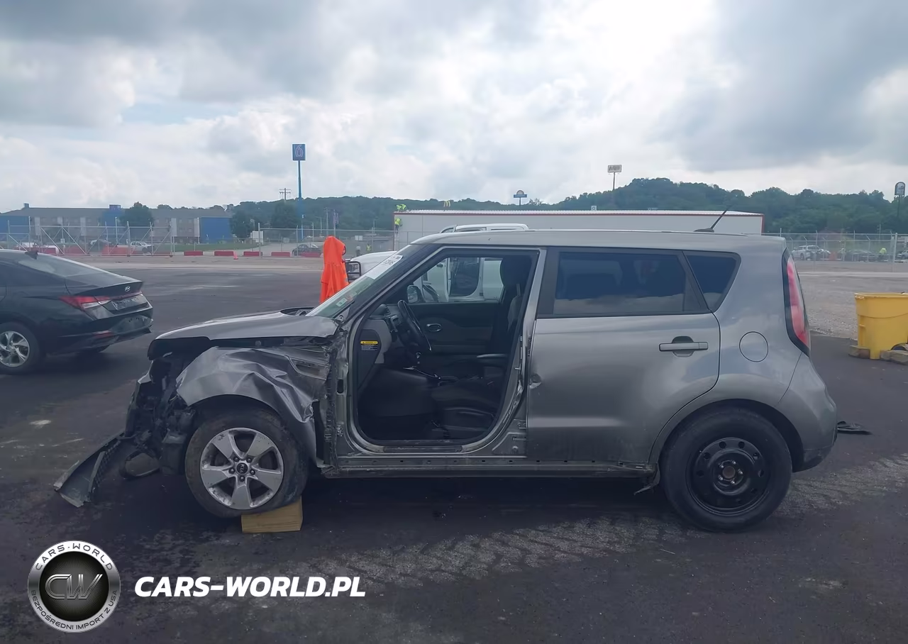 2018 Kia Soul VIN:KNDJN2A28J7567471 - 15
