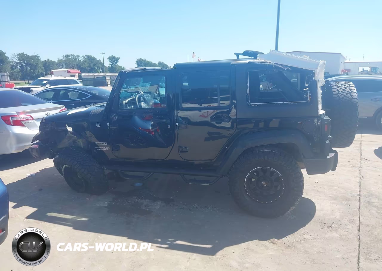 2015 Jeep Wrangler Unlimited Sport VIN:1C4BJWDG9FL742274 - 14