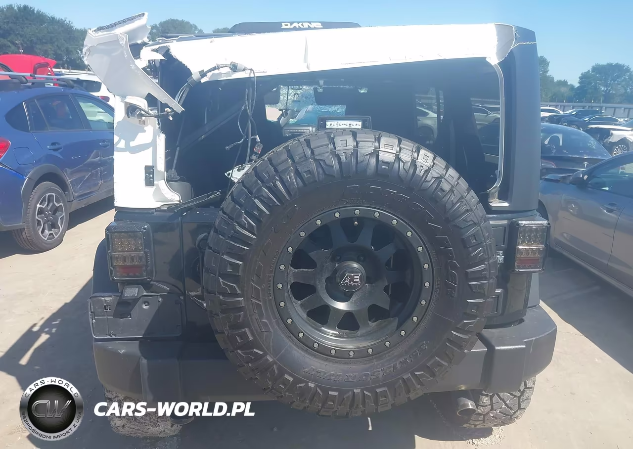 2015 Jeep Wrangler Unlimited Sport VIN:1C4BJWDG9FL742274 - 16