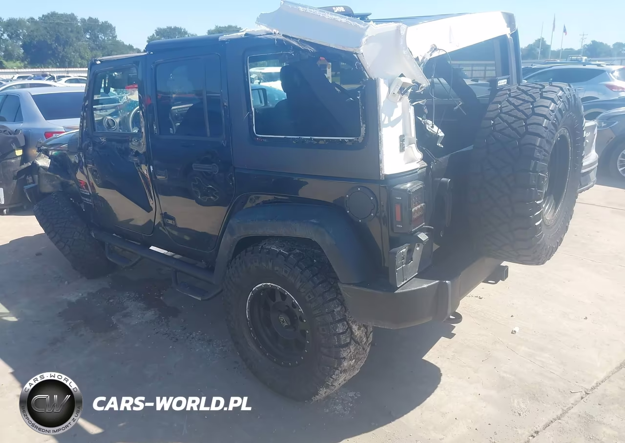 2015 Jeep Wrangler Unlimited Sport VIN:1C4BJWDG9FL742274 - 3