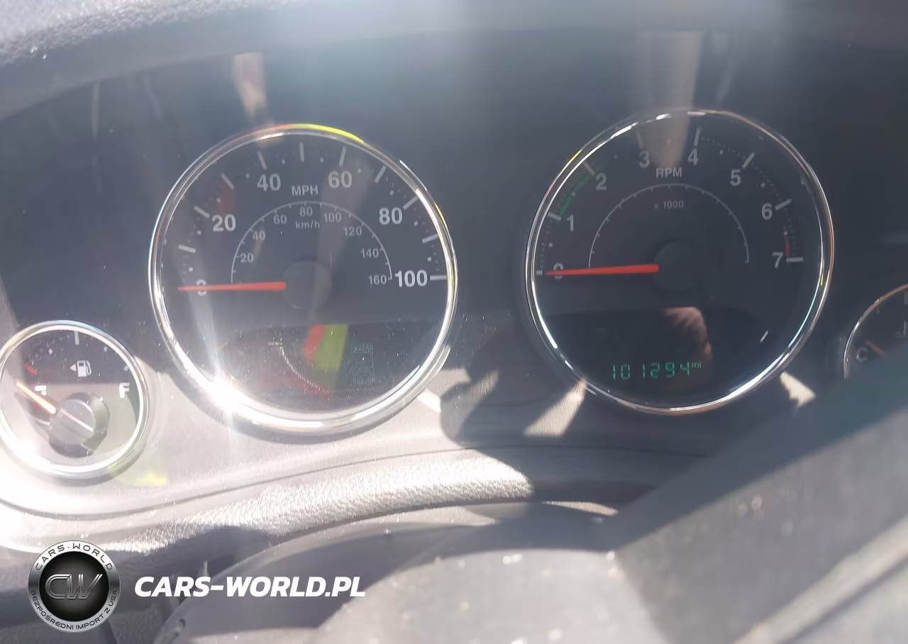 2015 Jeep Wrangler Unlimited Sport VIN:1C4BJWDG9FL742274 - 7