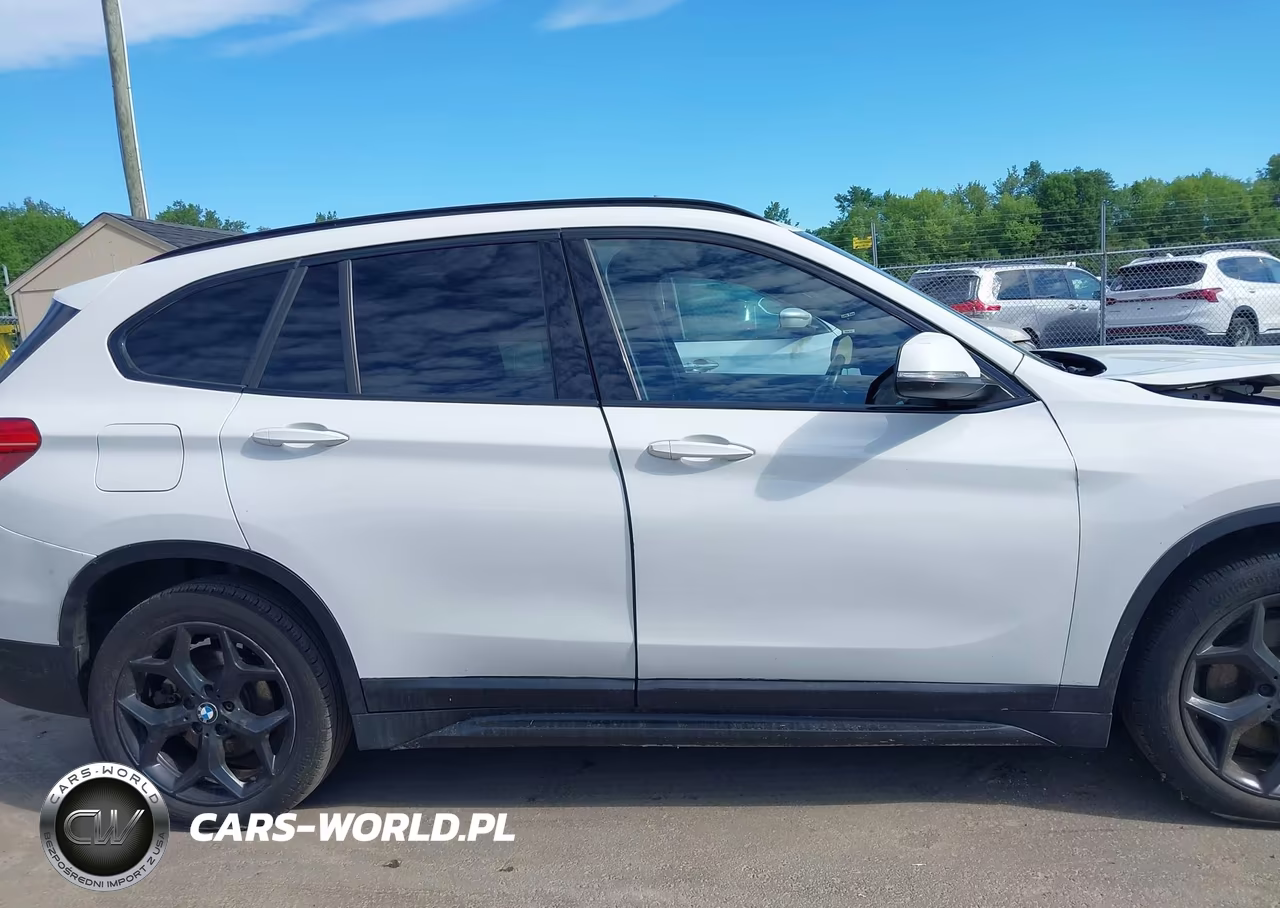 2018 BMW X1 xDrive28I VIN:WBXHT3C33J5K25134 - 13