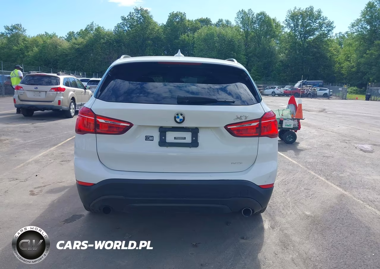 2018 BMW X1 xDrive28I VIN:WBXHT3C33J5K25134 - 16