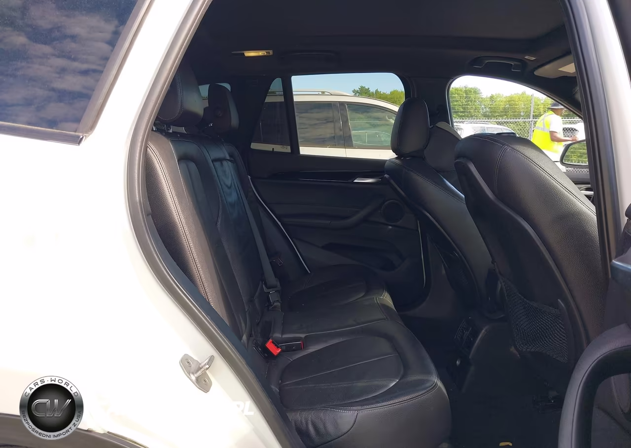 2018 BMW X1 xDrive28I VIN:WBXHT3C33J5K25134 - 8